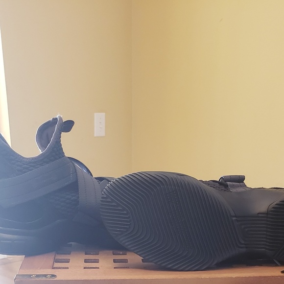 Lebron Soldier Zero dark thirty a04054-002 - Picture 2 of 7